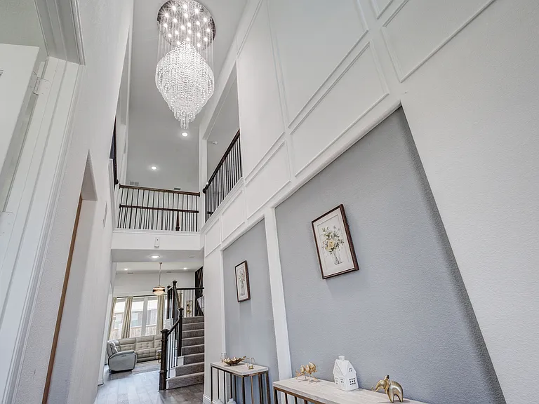 7597 Sanctuary Dr — Photo 9