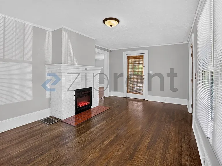 241 Stovall St SE — Photo 10