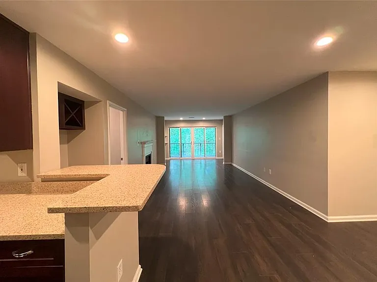 3312 Pine Heights Dr NE — Photo 3