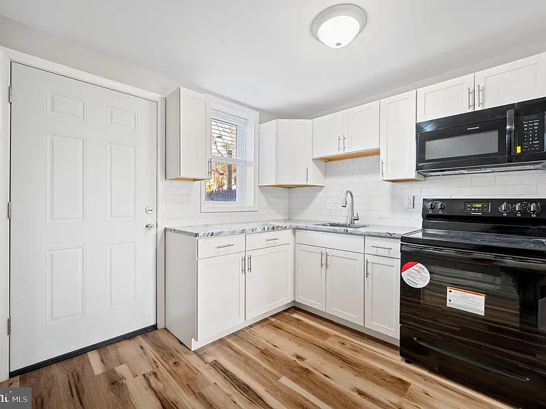 2131 E Clearfield St — Photo 6