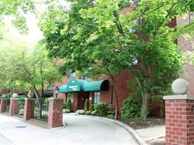 666 Main St APT 210, Winchester, MA, 01890