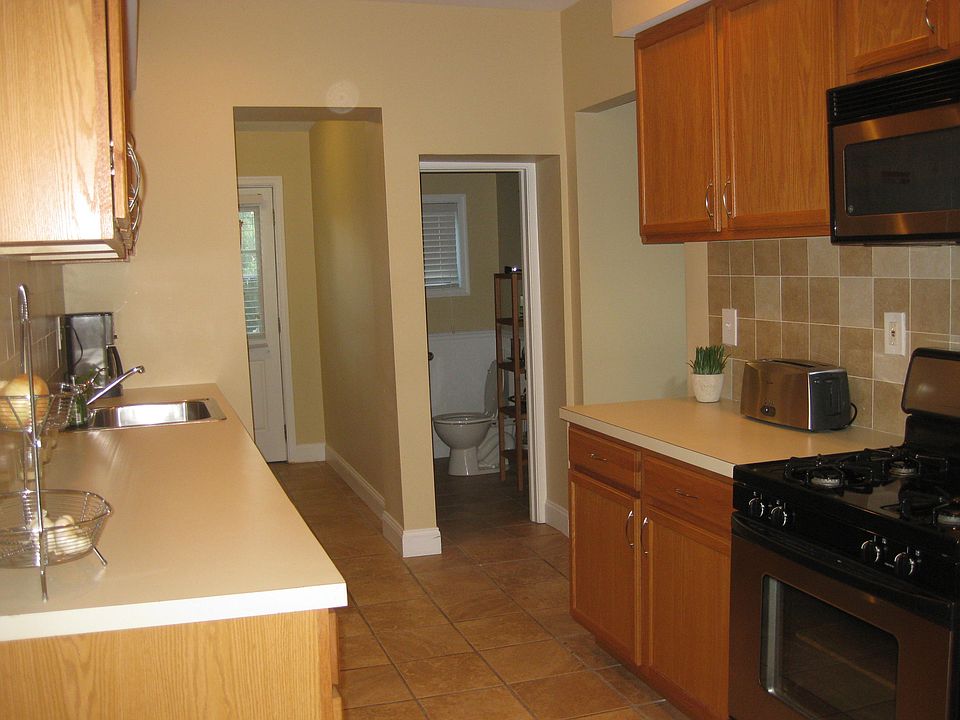2nd image of 1524 W 8th St