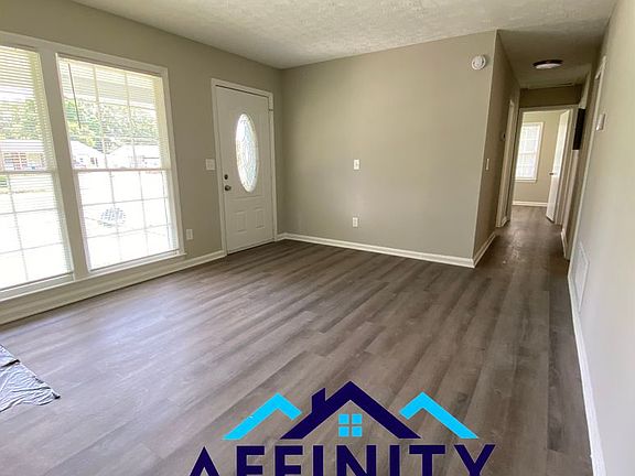 3rd image of 3719 Meadowlark Dr