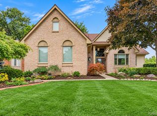 45536 Glengarry Blvd, Canton, MI 48188
