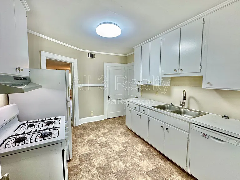 440 E Fairview Ave — Photo 15