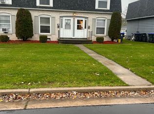 730 Fairwood Dr #4, Neenah, WI 54956
