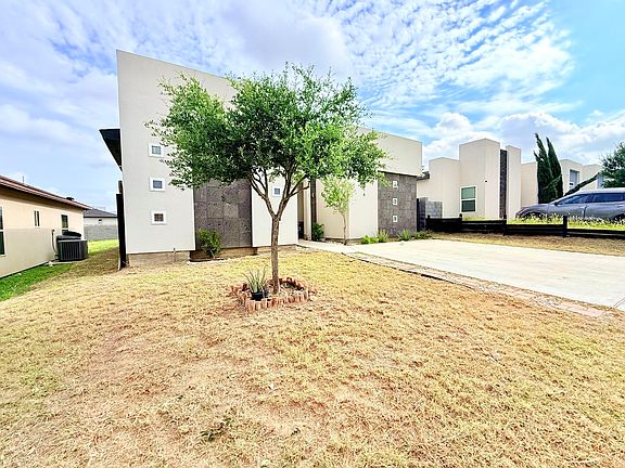 3rd image of 1614 Bilbao Dr