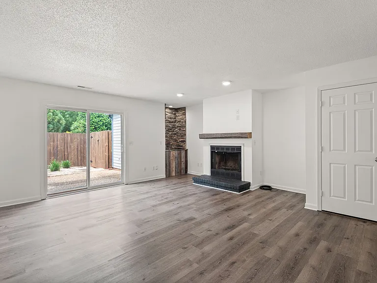 5018 Marigold Way — Photo 9