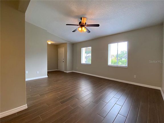 3rd image of 1432 Aster Ct