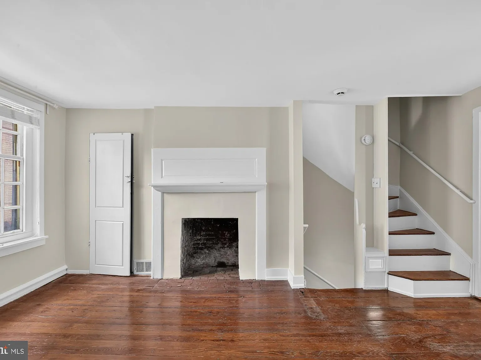 2 bed, 1196 sqft, $2,895 — Photo 3