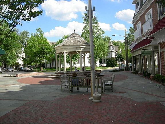 Kings Court View