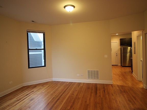 3rd image of 5407-09 N Ravenswood Ave