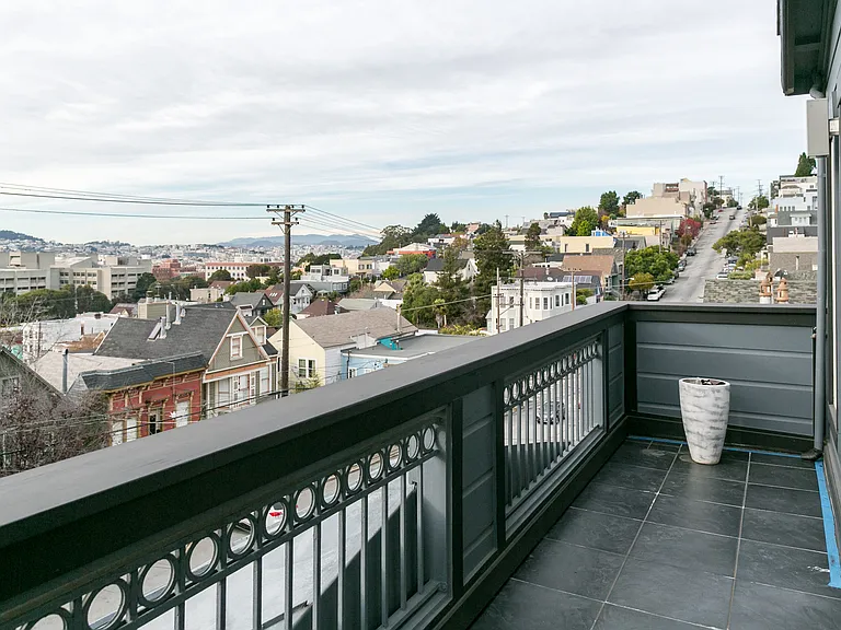 1243 De Haro St — Photo 4