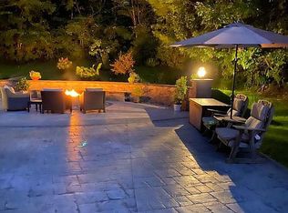 9 Victorian Dr, Poestenkill, NY 12140