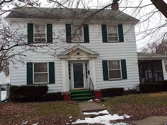 2nd image of 1202 N Kaley St