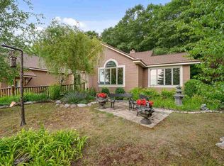 2181 Maxwell Rd, Petoskey, MI 49770