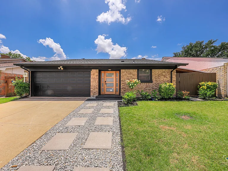 2212 Benbrook Dr — Photo 31