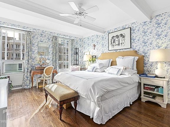 5th image of 340 W 57th St APT 6I