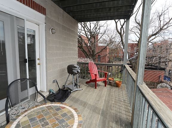 4th image of 929 W Wolfram St #G03c