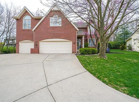 2nd image of 8113 NW White Oak Ct