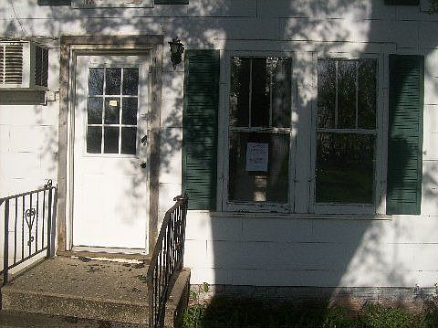 2nd image of 121 N Vine Ave
