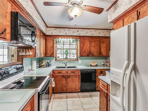 3rd image of 3564 Pine Knolls Dr