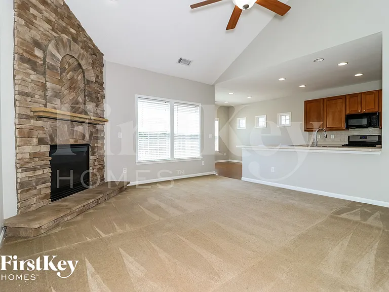 1460 Independence Trl — Photo 3