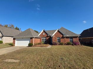 5622 Grey Wolf Dr, Southaven, MS 38672