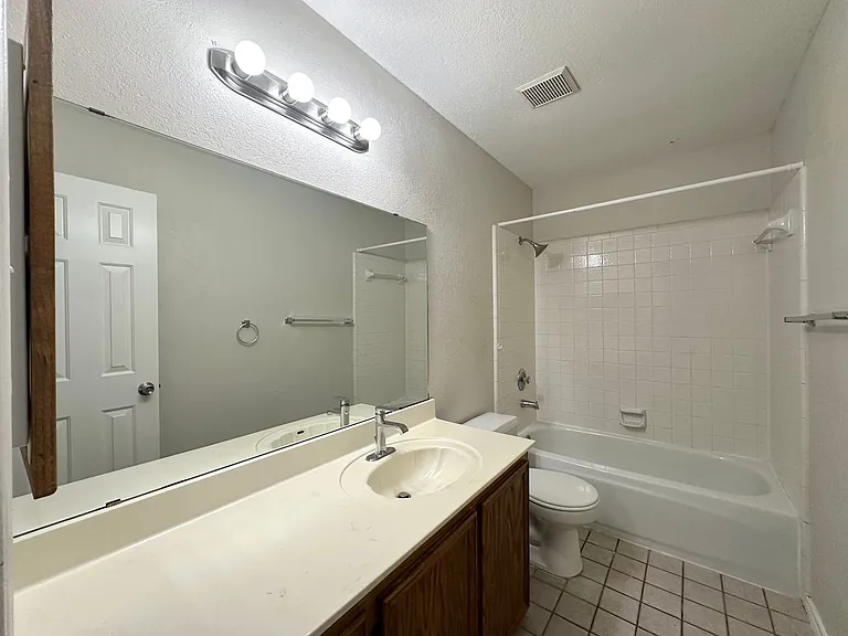 607 Hogan Dr — Photo 23