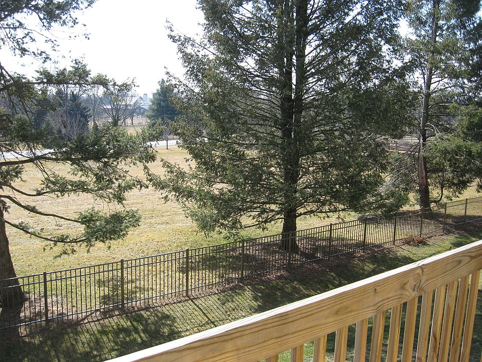 2nd image of 102 Red Maple Ln