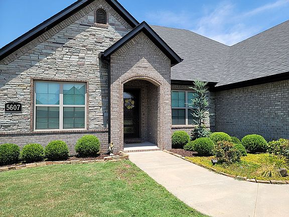 2nd image of 5607 W Bay Dr