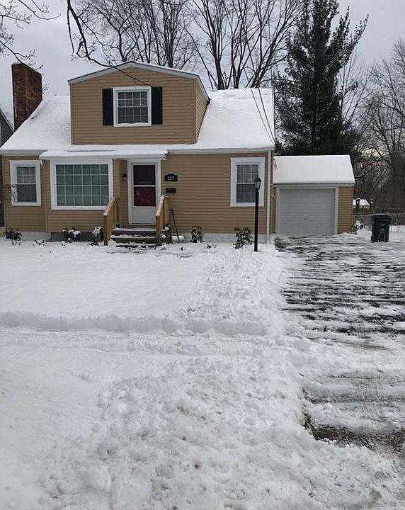 1st image of 257 Fournier St