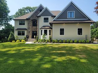 97 Midland Ave, Wyckoff, NJ 07481