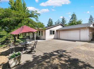 603 Leafwood Dr, Eagle Pt, OR 97524