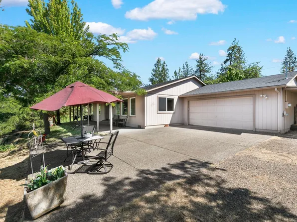 603 Leafwood Dr, Eagle Pt, OR 97524