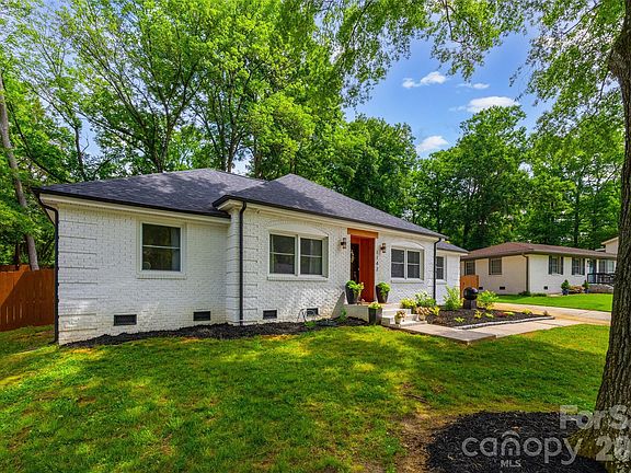 2nd image of 1142 Fox Run Dr