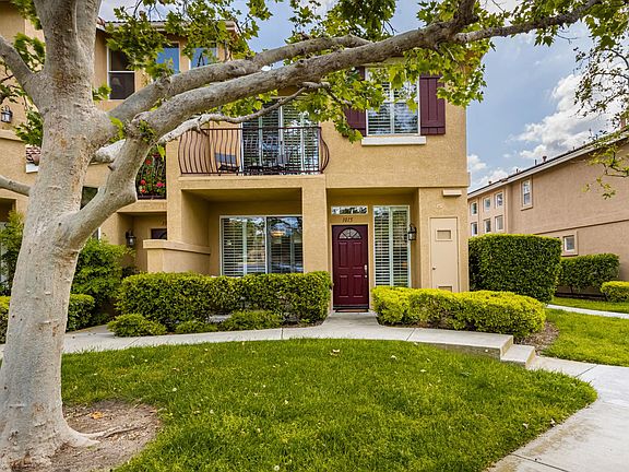 3rd image of 1015 S Saint Tropez Ave