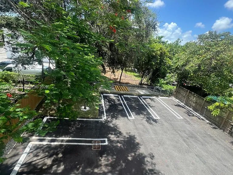 1860 NW 19th St #101 — Photo 4