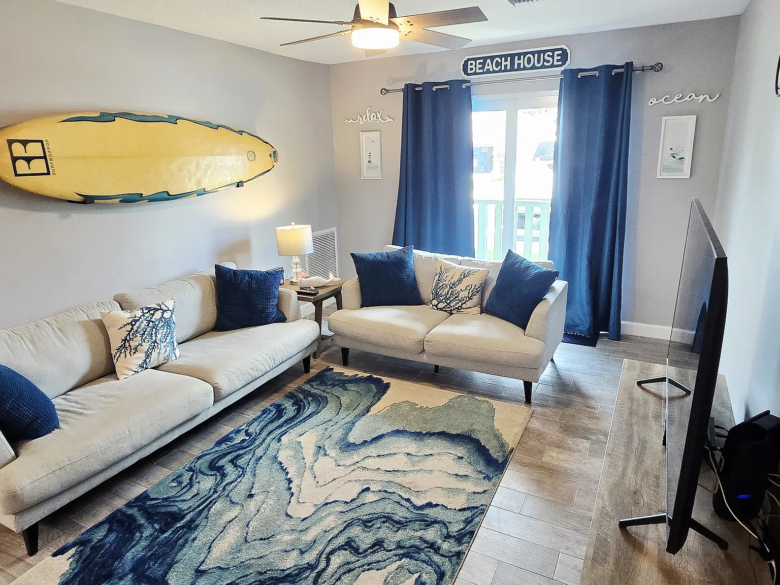 2 bed, 921 sqft, $2,100 — Photo 1