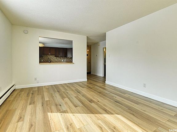 4th image of UNIT 11-2121 Rae STREET
