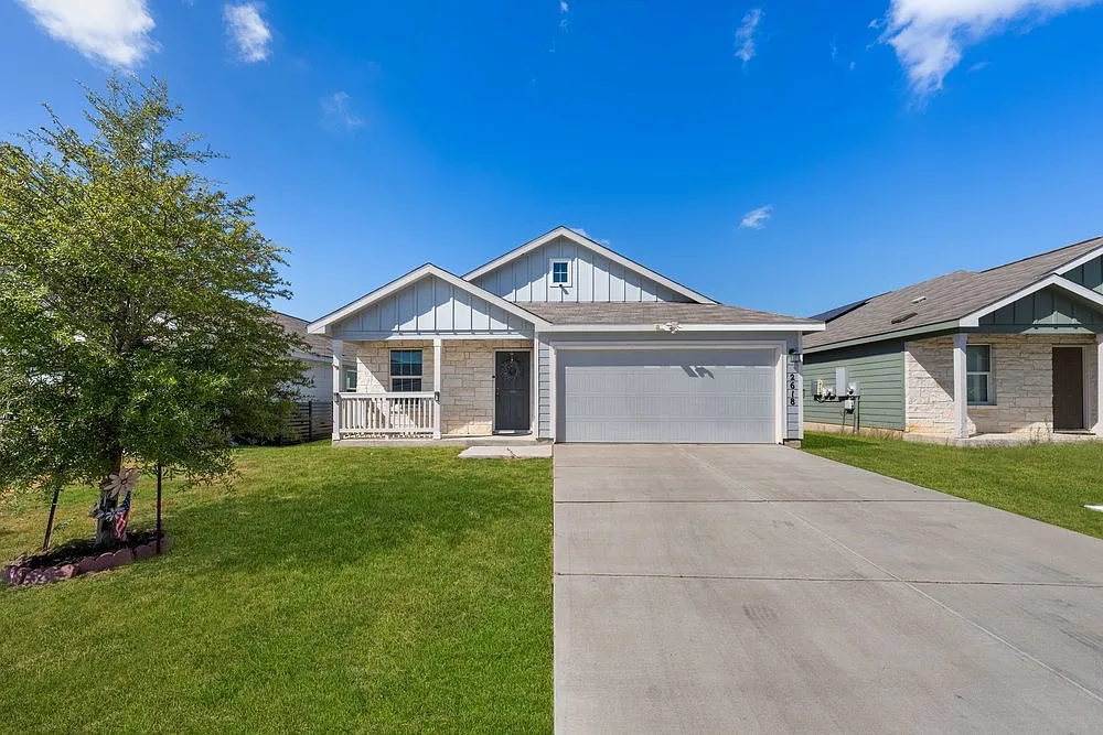 Charming 3-Bed Home with Pool Access, Fenced Yard & Garage Canyon Lake Gem — Photo 1