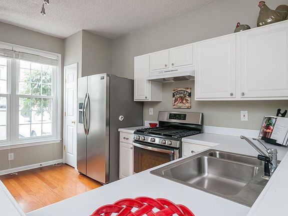 5th image of 218 Buckland Dr #218
