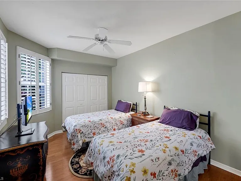 400 L Ambiance Cir #104 — Photo 17