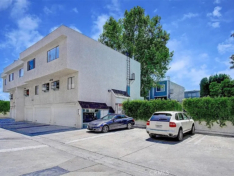 9144 Burnet Ave #32 — Photo 18