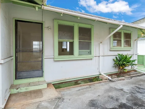 2317 Makanani Dr, Honolulu, HI 96817
