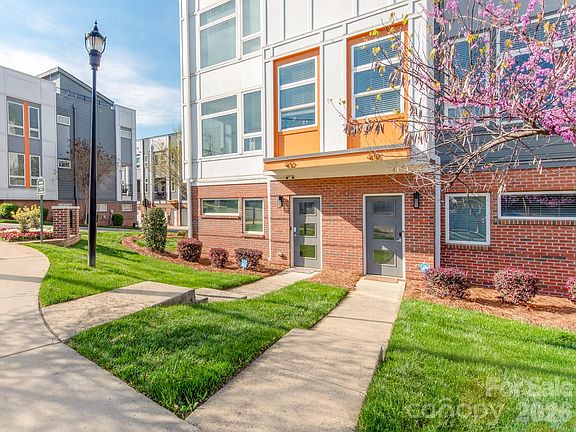 3rd image of 436 Southend Crossing Ln