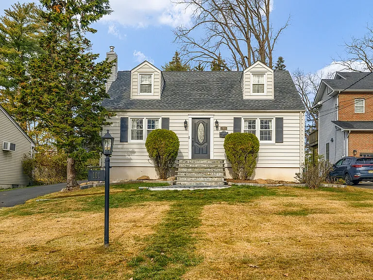 101 Sycamore Ave — Photo 2