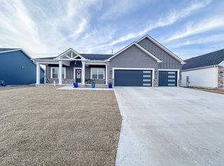 1717 S Stone Creek Blvd, Urbana, IL