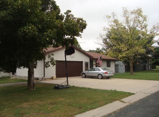 606 Wiskow Way, Saint Charles, MN 55972