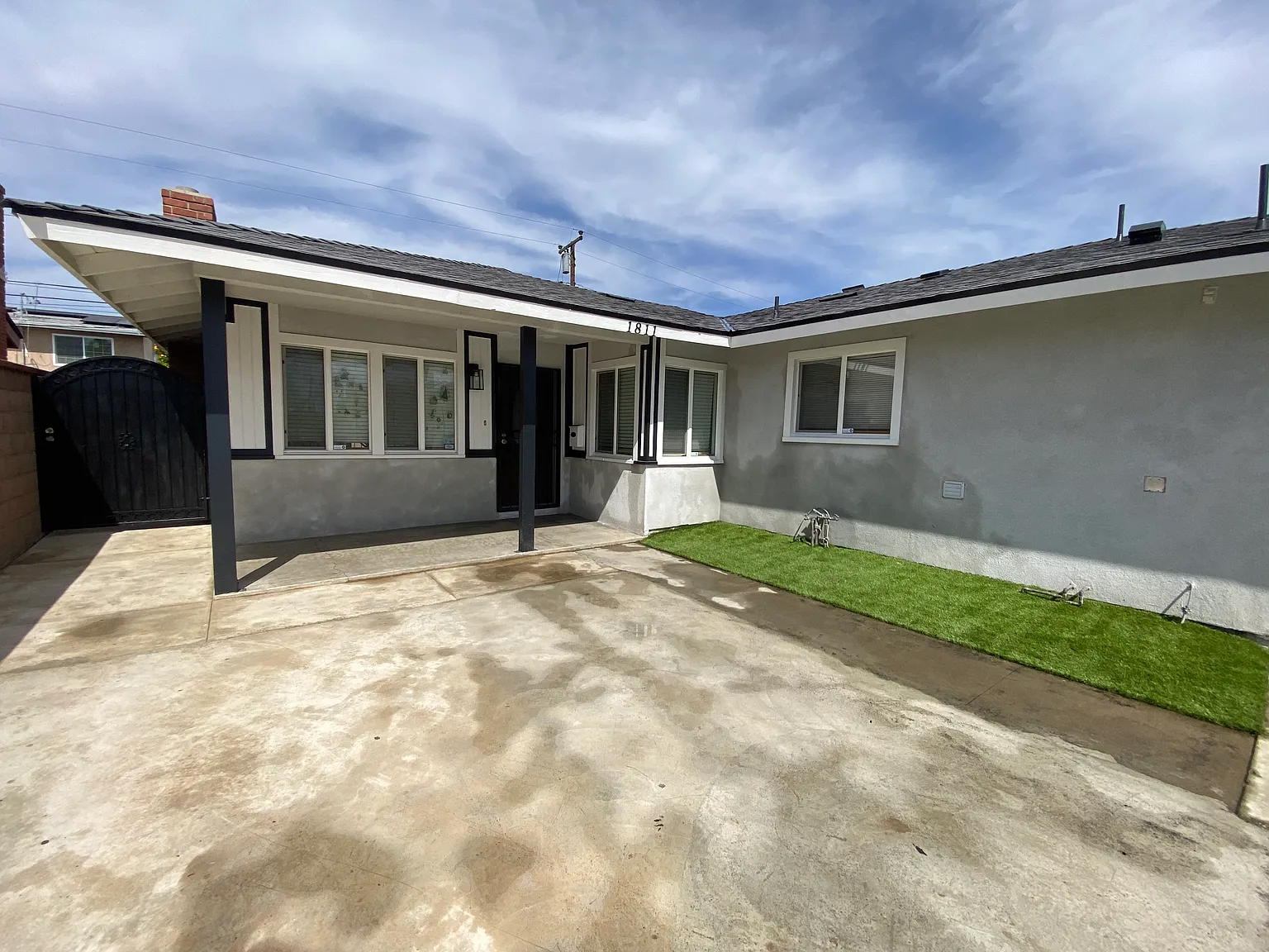 W 134th St, Compton — Photo 4